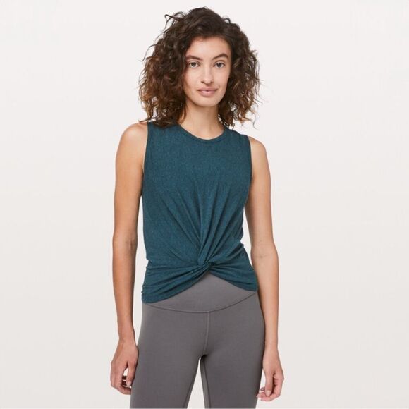 lululemon Crescent Tank twisted knot front size 2 - Picture 1 of 9